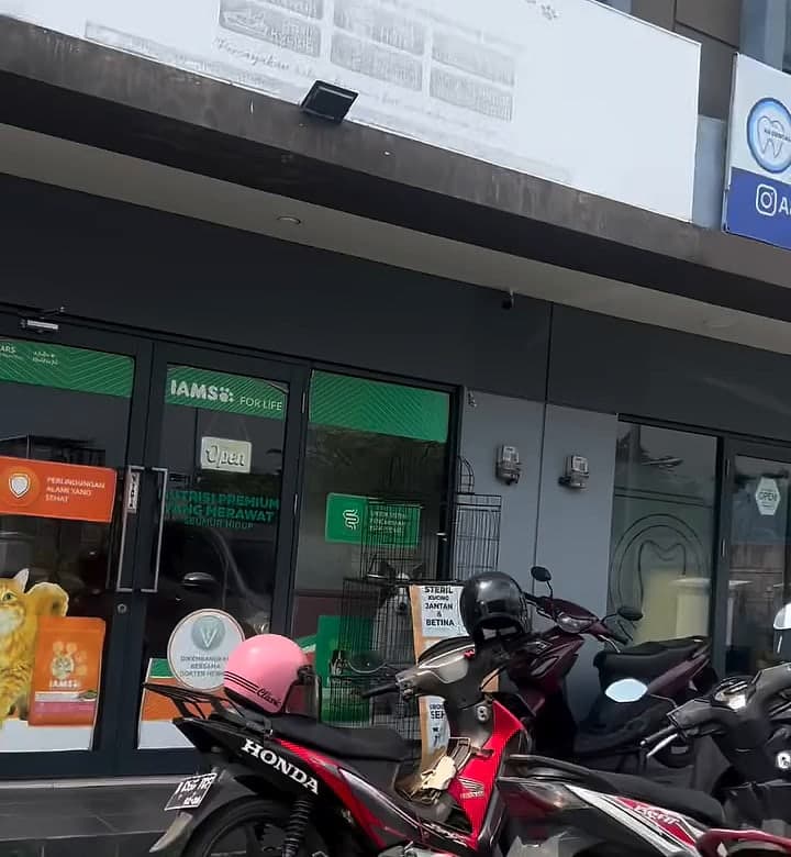 Tampak depan Animal Life Care di Ruko 92 Avenix Blok A No. 12
